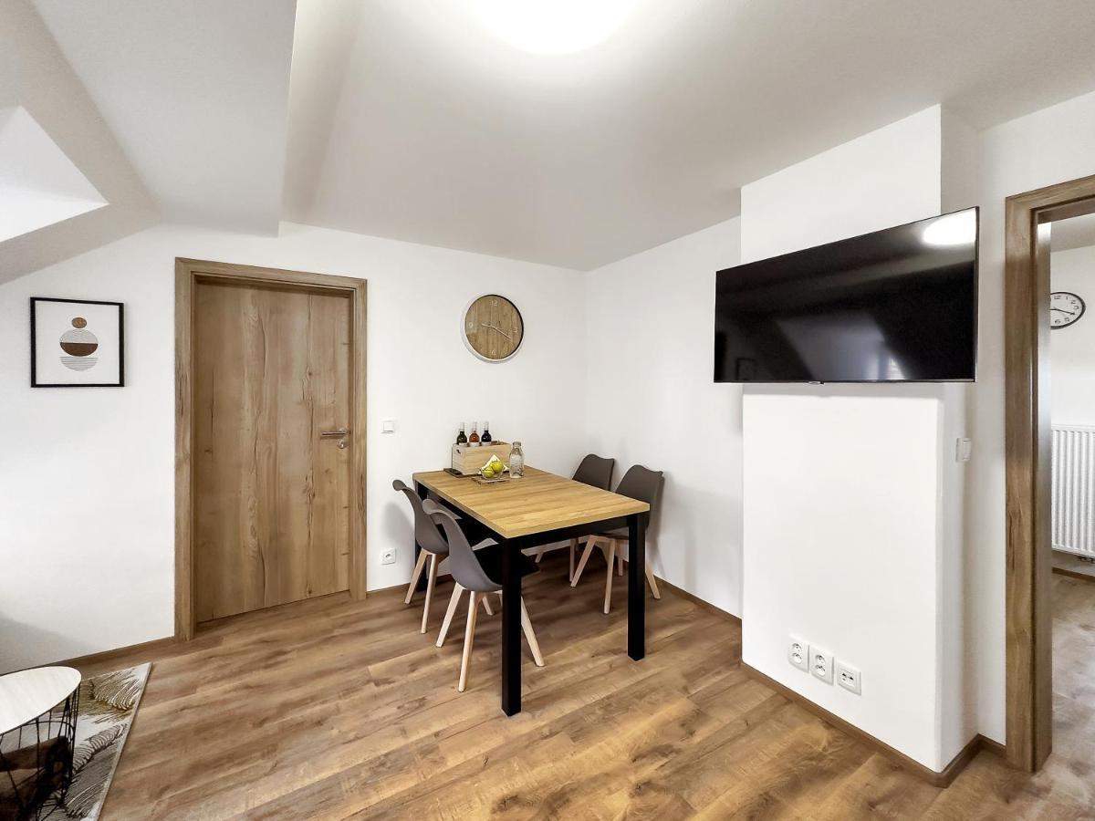 Apartment Katrin 2 カルロヴィ・ヴァリ エクステリア 写真